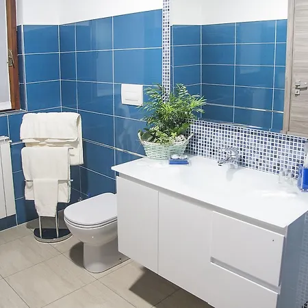 La Tarantola Bed & Breakfast *
